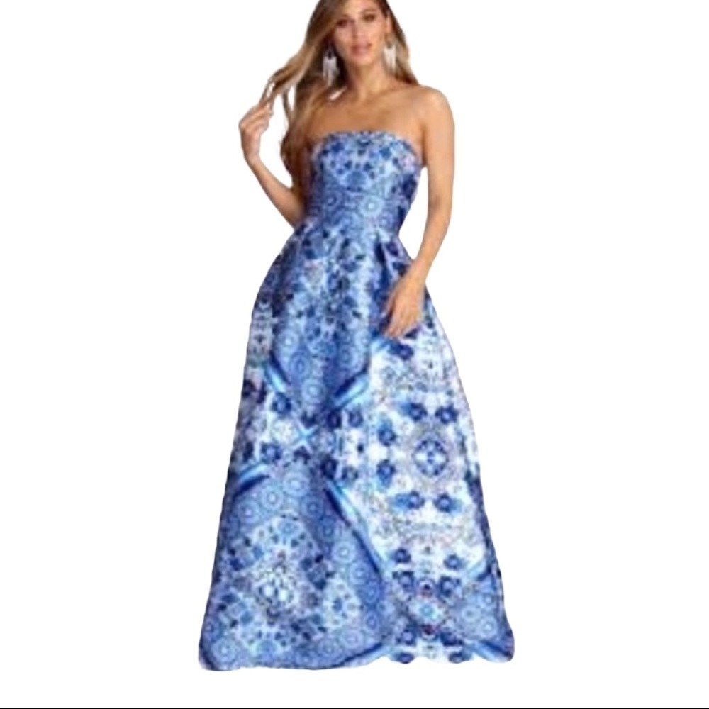 SPEECHLESS•DRESS